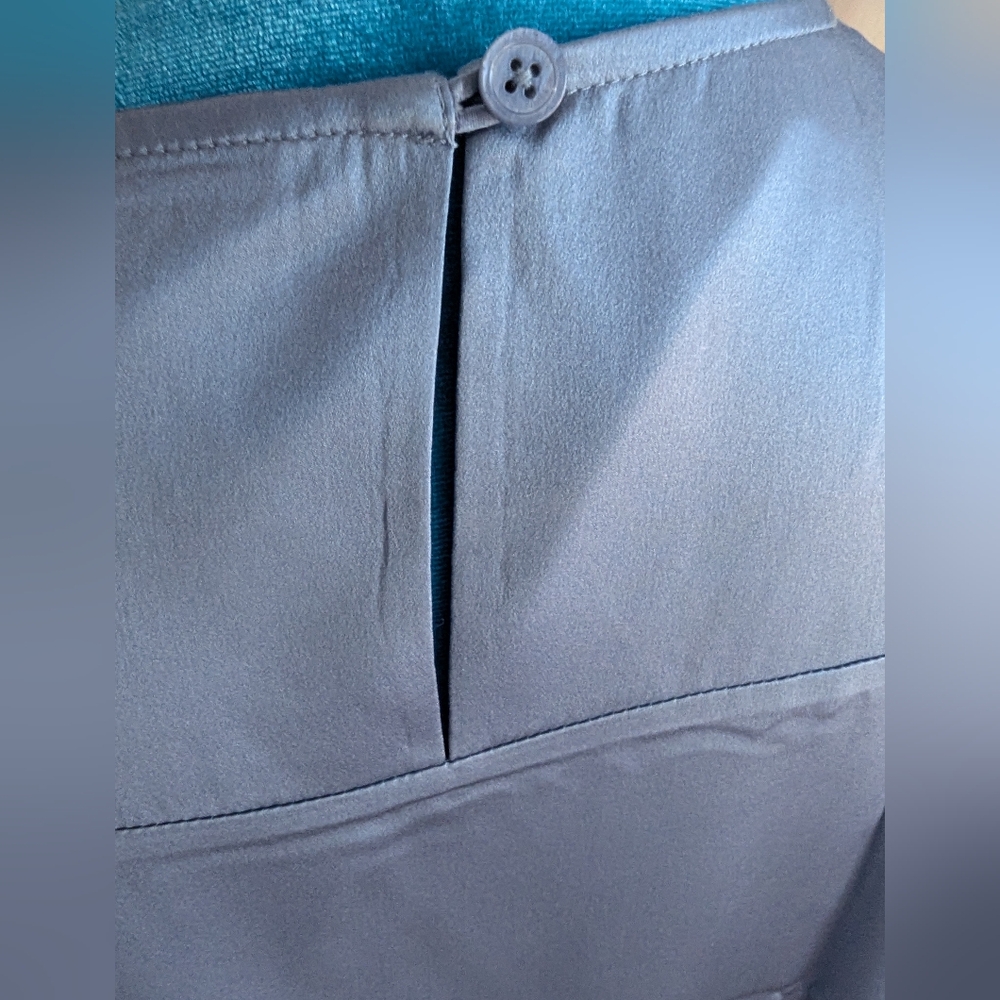 Lilysilk Elegant Sleeveless Blue Silk Top - Picture 2 of 6